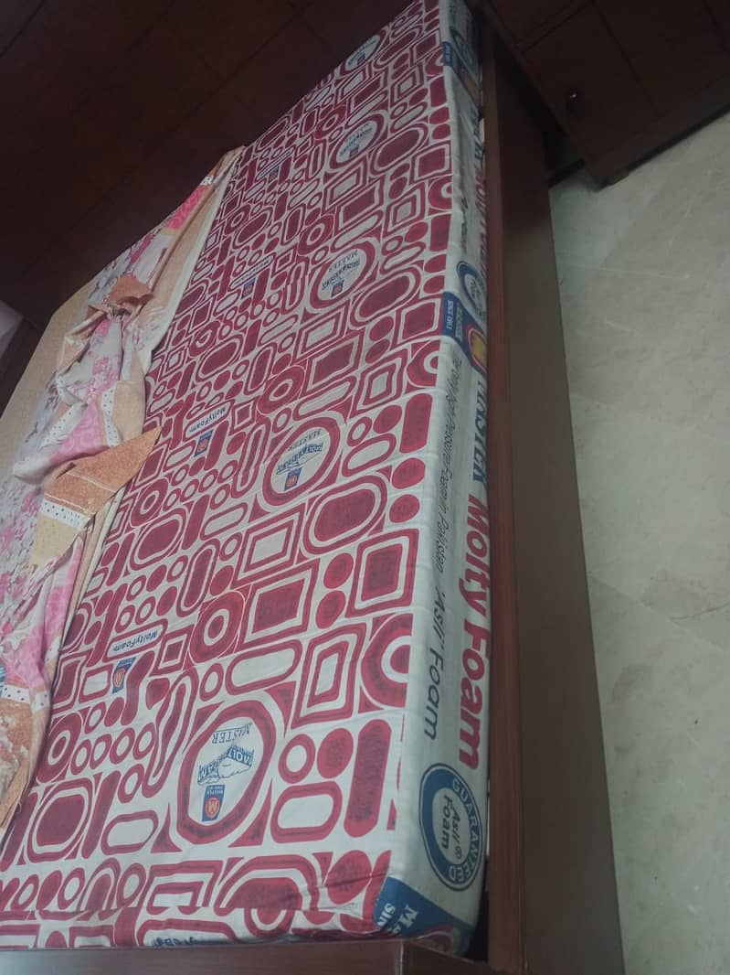 Queen size mattress for sale 0