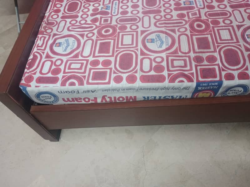 Queen size mattress for sale 2