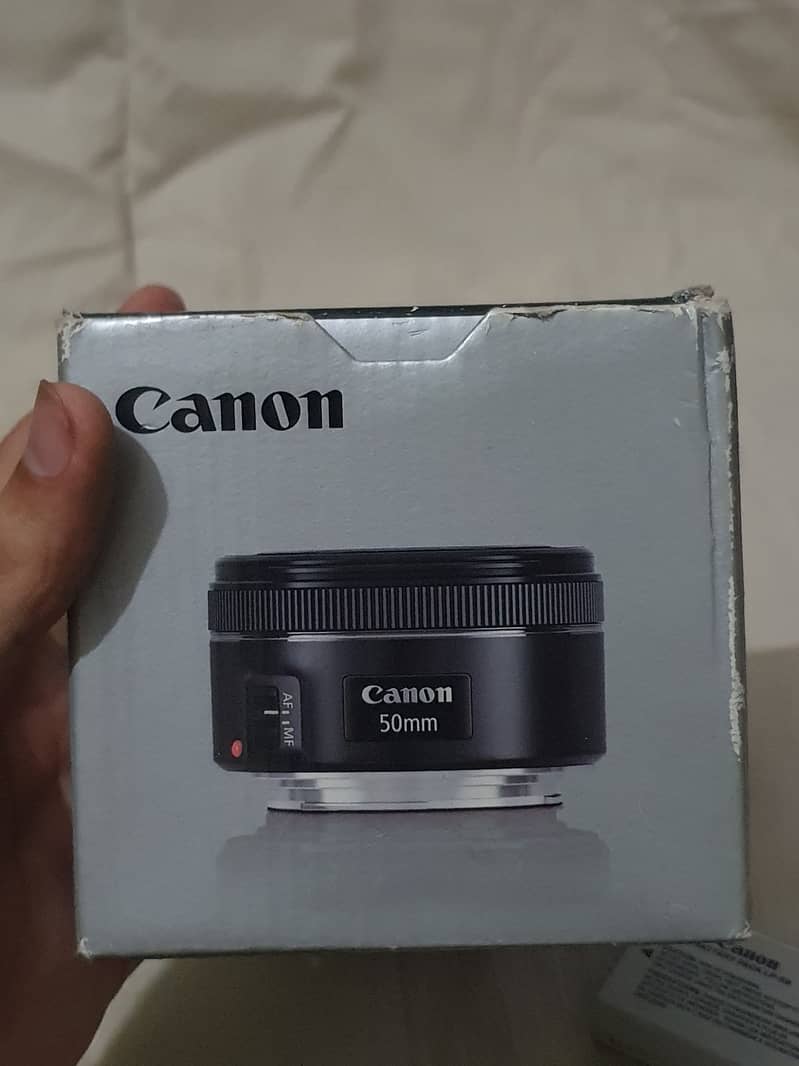 CANON 700D 10/10 CONDITION WITH Canon 50mm f/1.8 lens 2