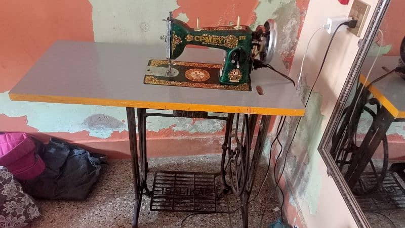 sewing machine with Salika Paidan n foot motor 3