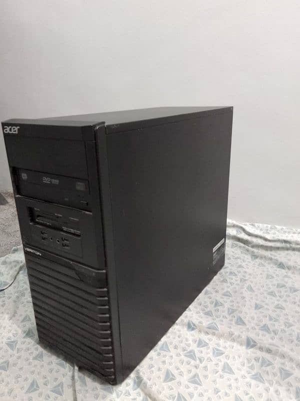 gaming pc with monitor (HDMI port) 2