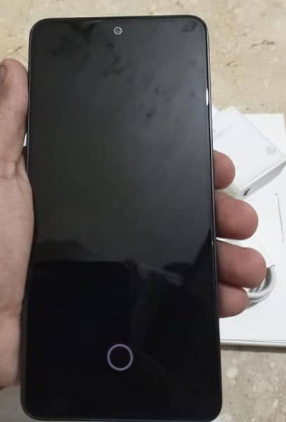 Redmi note 13 8+4/128 with warranty 3