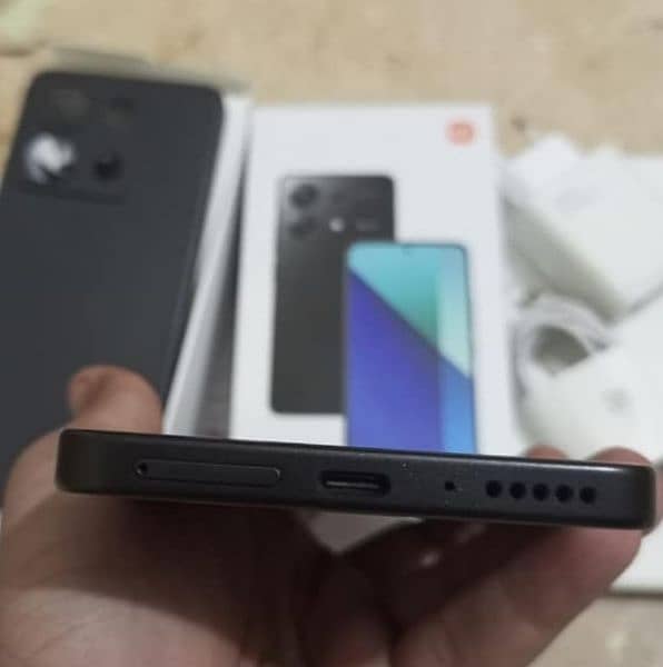 Redmi note 13 8+4/128 with warranty 4