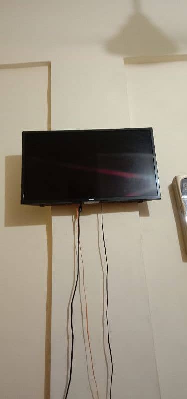 32 inch led oppoo good condition 0