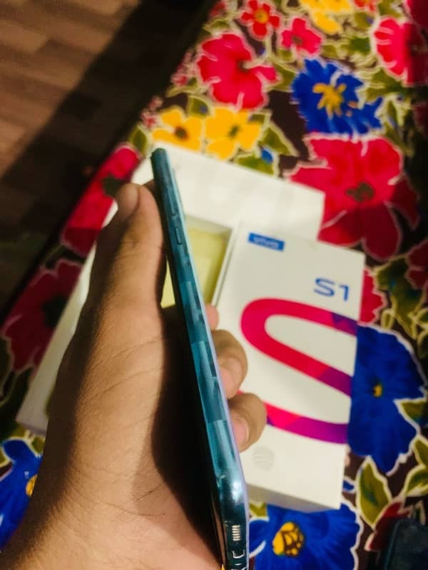 vivo s1 4