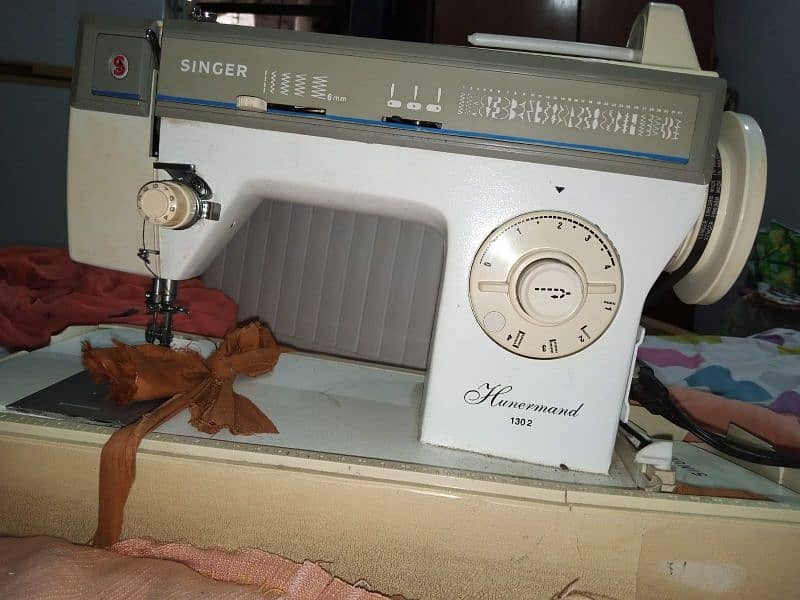 sewing machine 4