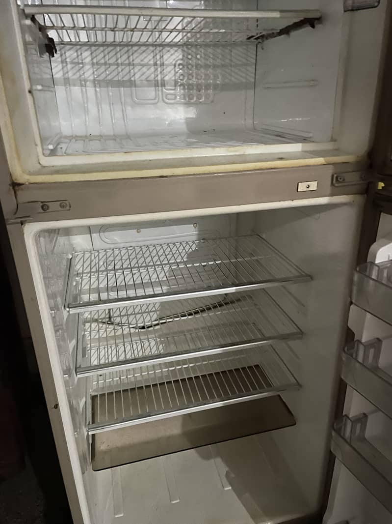 Dawa lance medium siza fridge 2