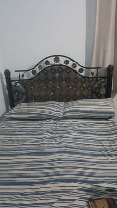 Queen bed with mattress