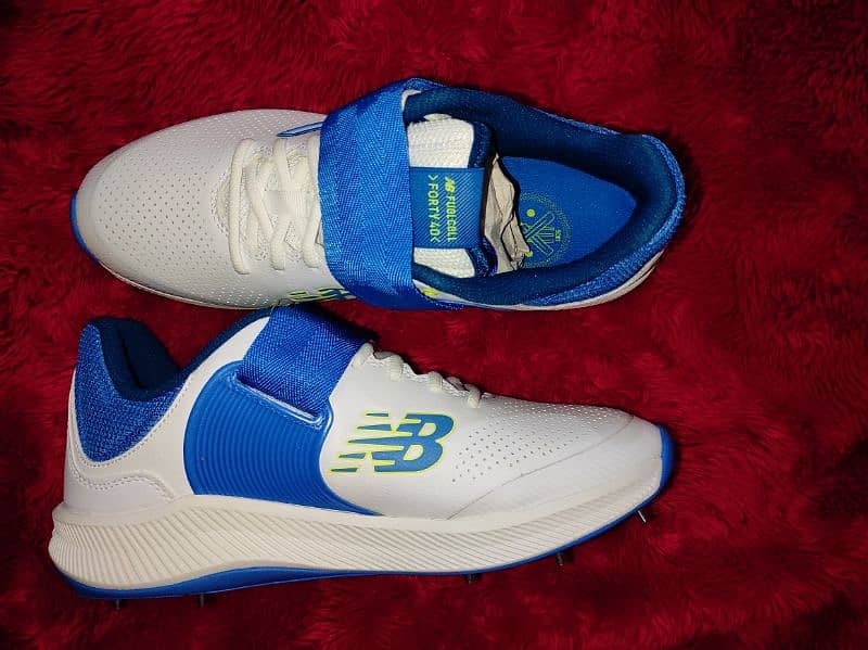 New Balance CK-4040 V5 Cricket Bowling Spick Shoes 0