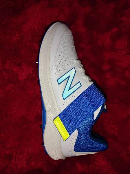 New Balance CK-4040 V5 Cricket Bowling Spick Shoes 1