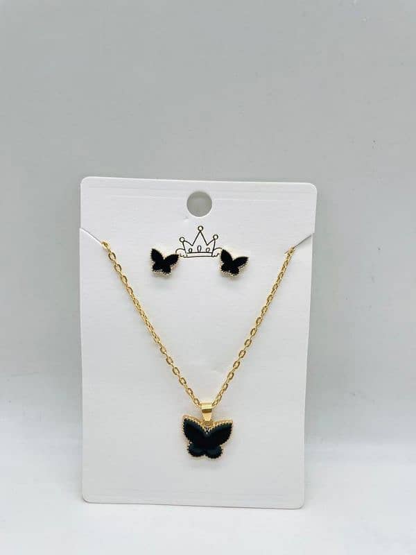 butterfly design black pendent set 0