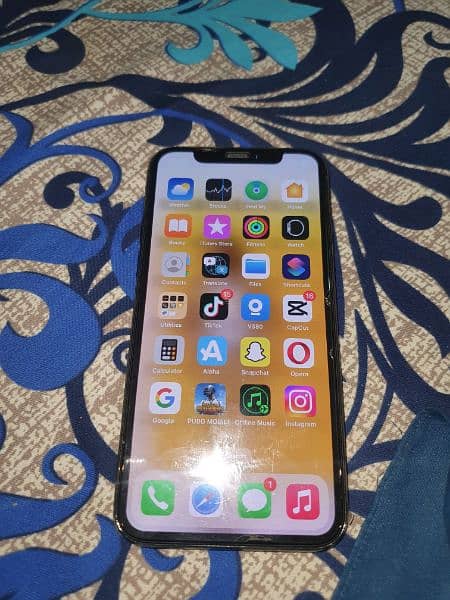 iphone 11 pro with Box PTA Aproved, 64,GB,82 health 1