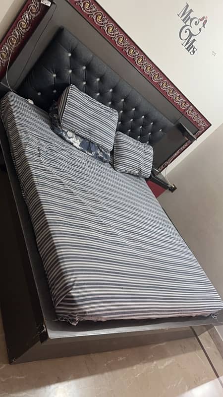 bedroom set used 0