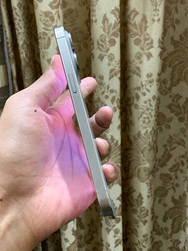 iphone 15 pro max natural titanium 256 gb 4