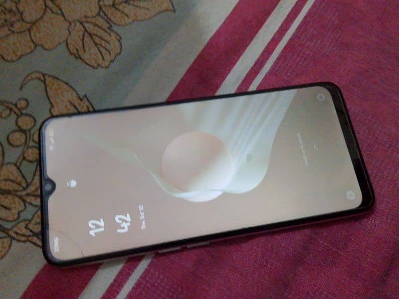 6/64 hy. panel chnge hwa hy. ghir gya tha phone first owner hy 1