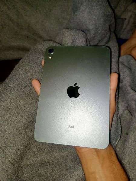 ipad mini 6 with box and charger 10/8 condition 10