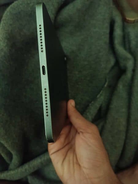 ipad mini 6 with box and charger 10/8 condition 13