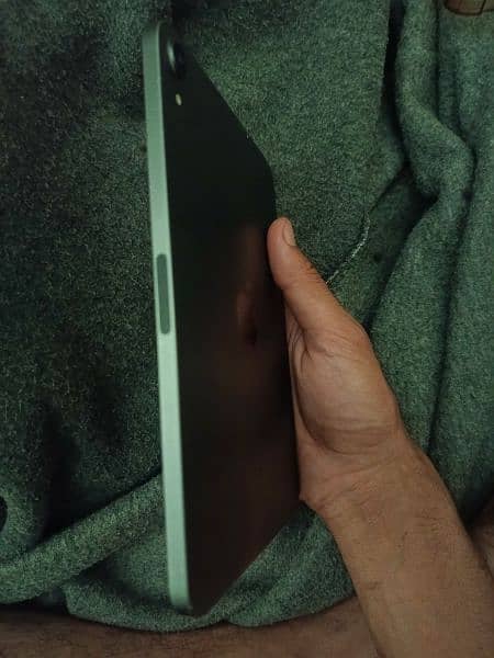 ipad mini 6 with box and charger 10/8 condition 15