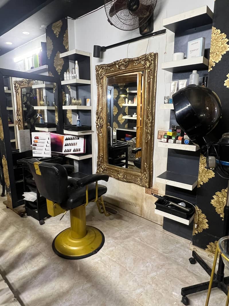 Salon Setup for Sale- monthly rent 60k 9