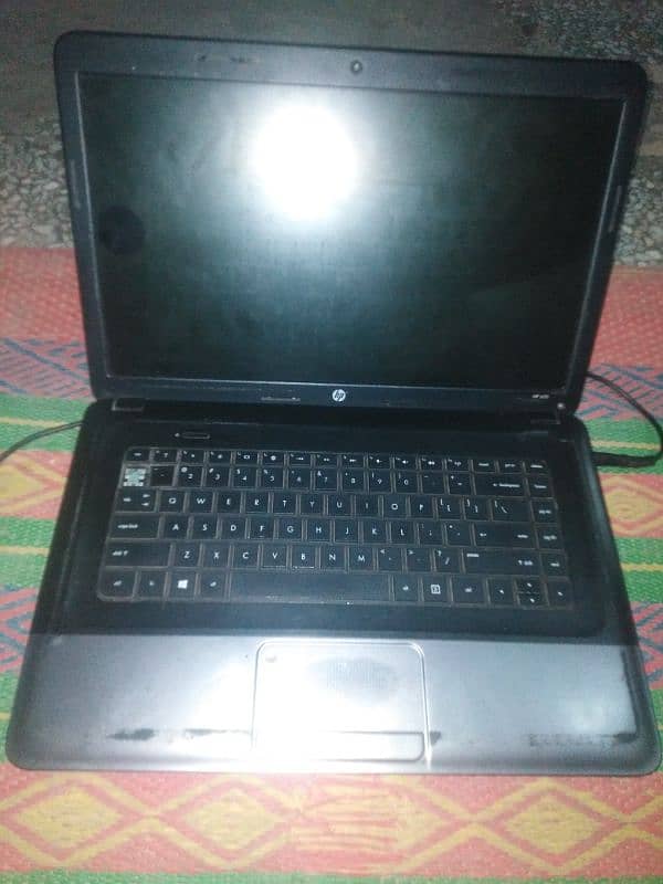 hp i3 2ganrion  only leptop no charge sth nhe 5