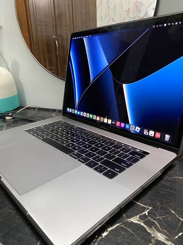 MacBook Pro 2017 (15-inch) 6