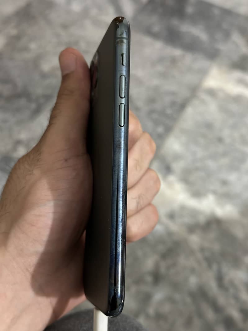 Iphone 11 pro -  Non PTA - Display changed - Orignal Box 4