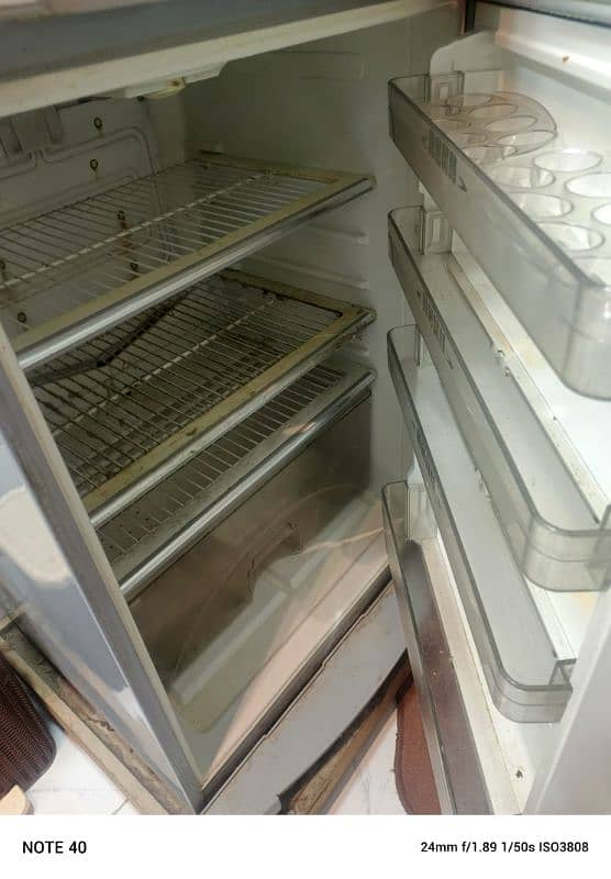 dawlance fridge good condition 1