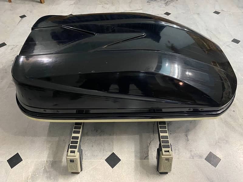 Roof Box for SUV 1