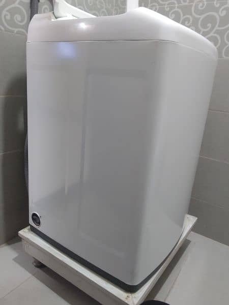 Samsung washing machine 10/10 only 1monthused 11