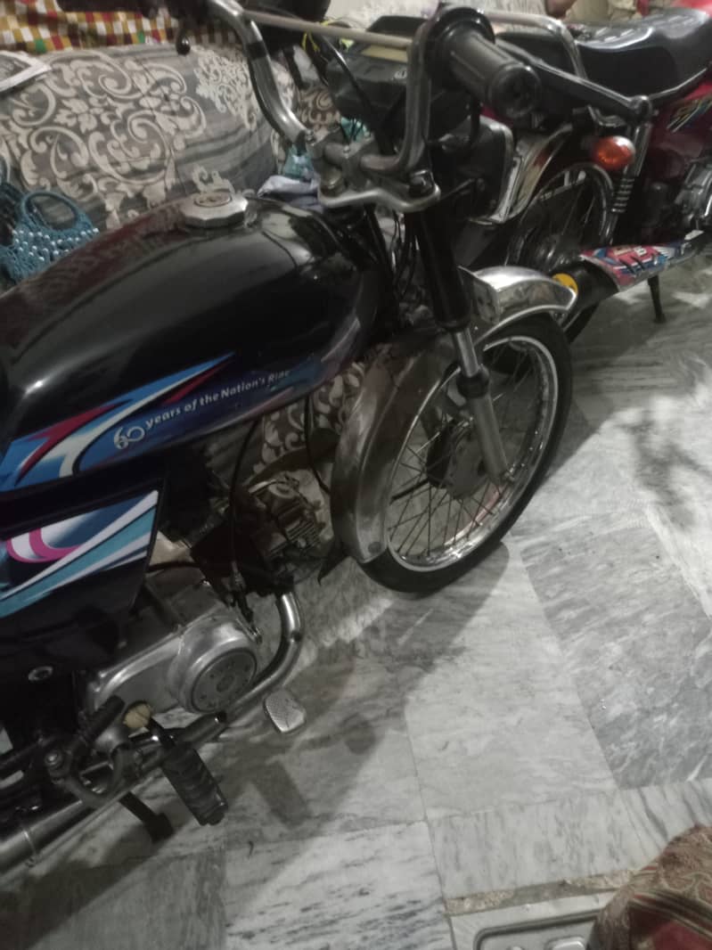 Metro + Honda 70 2011 4