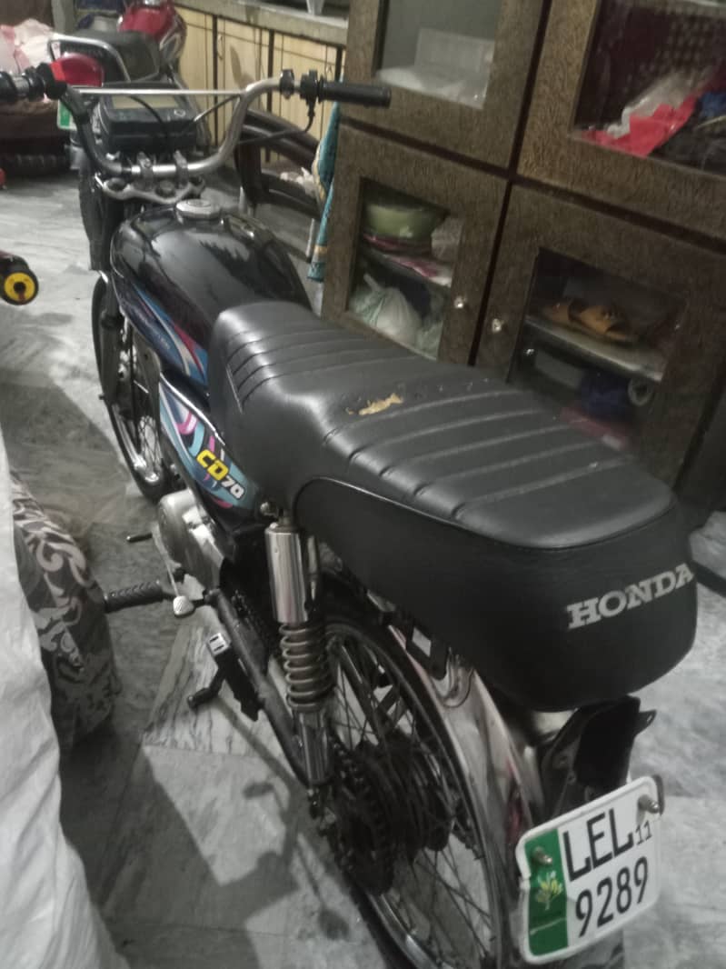 Metro + Honda 70 2011 7