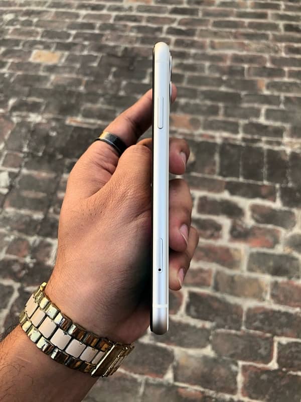 IPhone 11 (128Gb) Nonpta (Jv) sim time available WhatsApp(03274117805) 4