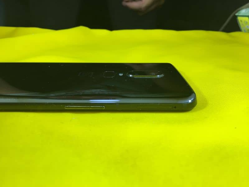 OnePlus 6  (8gb Ram/128 gb Rom) 7