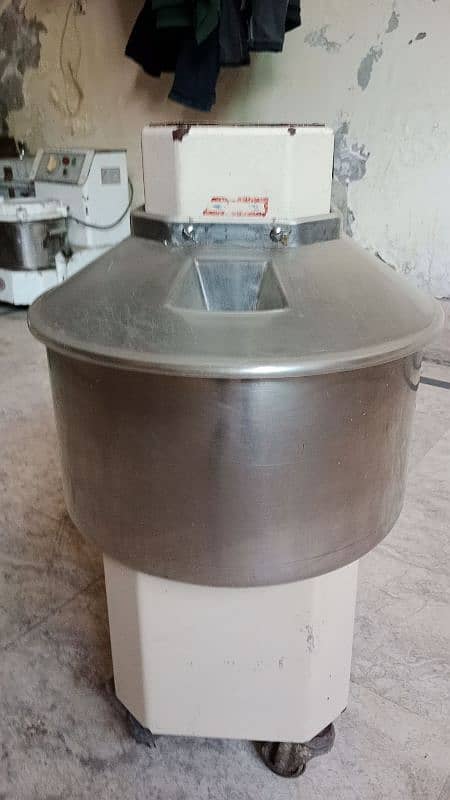 Flour mixer / Dough mixture / Atta mixture machine 4