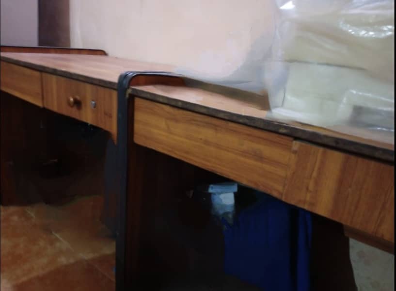 Office computer tables for sale 0