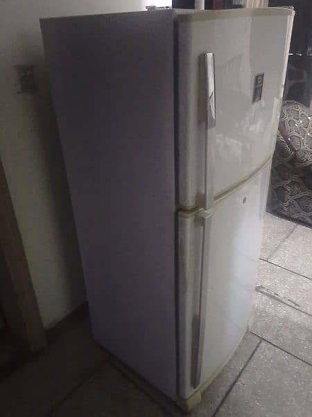 10/10 Dawlance refrigerator 3