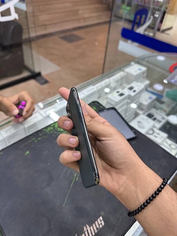 Apple Iphone 11pro Pta approved 1