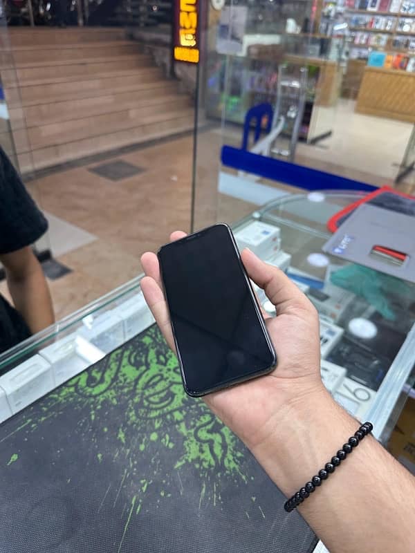 Apple Iphone 11pro Pta approved 5