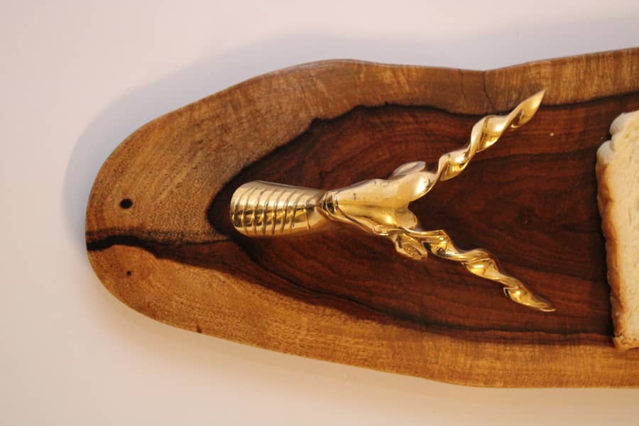 Wooden Tray with Markhor Knob 1