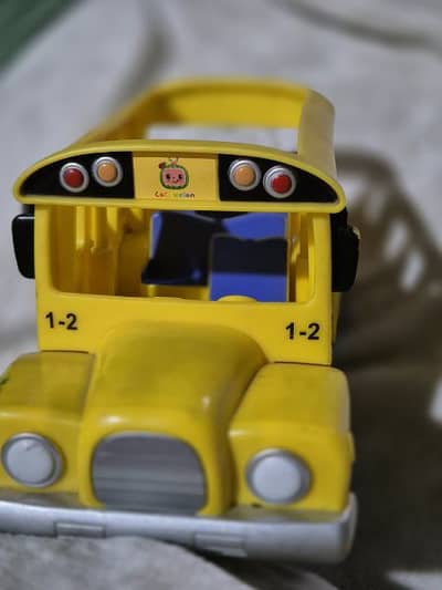 cocomelon school bus