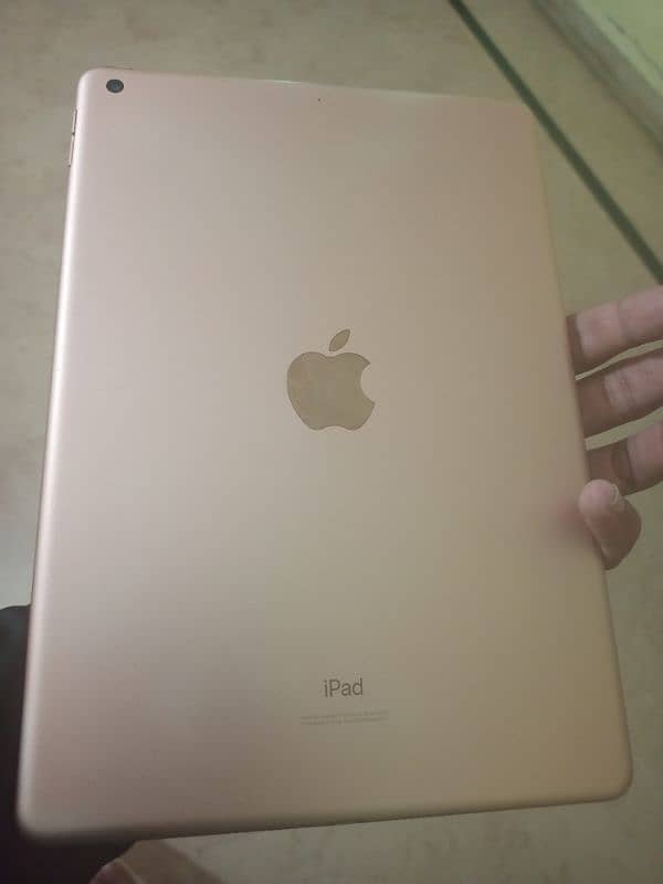 ipad 8 generation 32gb with box charger 2