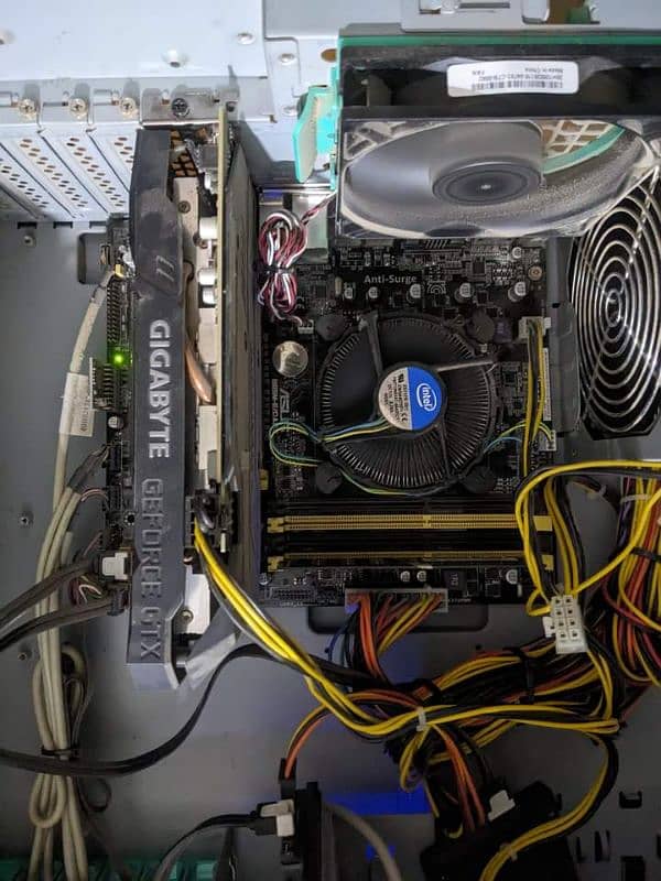 Gaming Pc For Sale i7 4th gen with 24 inch Lcd 1