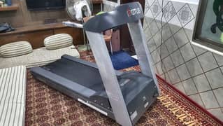 Full size Commercial Treadmill slightly used 0