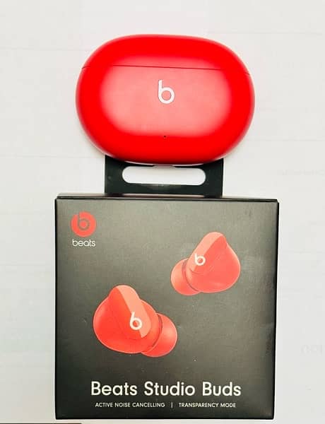 Beats studio buds (used) 1