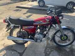 Honda 125 2017 ( Buy january - April 2018 registered )