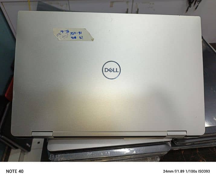 Dell XPS 15 9575 : Core i7 8th Gen : 16/256: 4GB Radeon :Touch 360°/4k 5