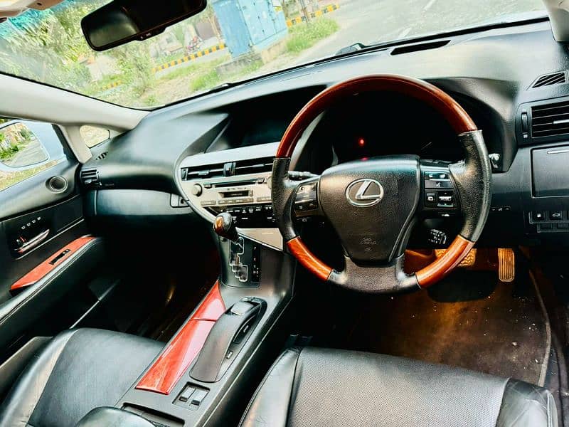 Lexus RX Series 2009 1