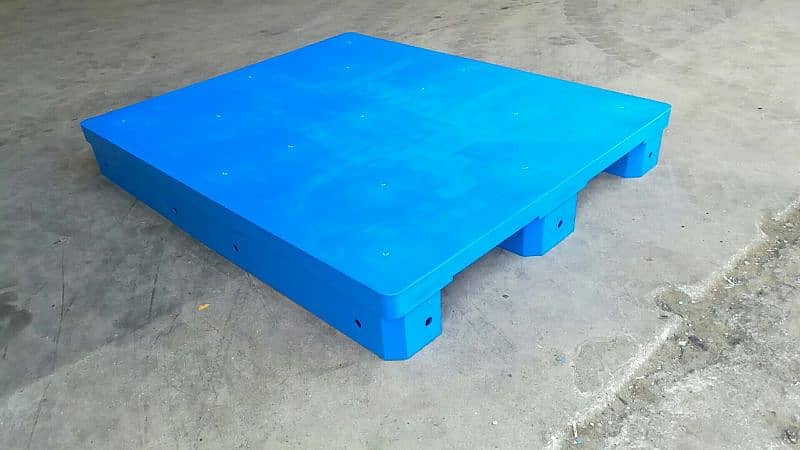 Plastic Pallets | New & used pallets | Industrial Storage Pallet stock 1