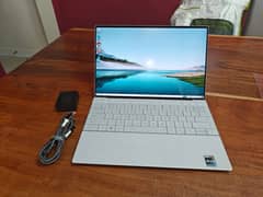 Dell laptop Core i5 - 11th generation. 32gb/256gb SSD. slim apple i7 0