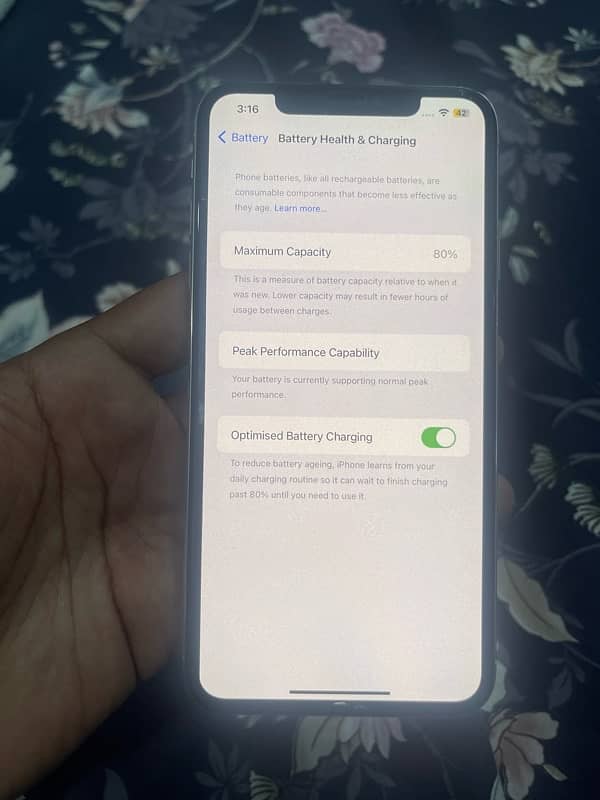 Iphone XS max 64gb PTA (minor back crack) 0